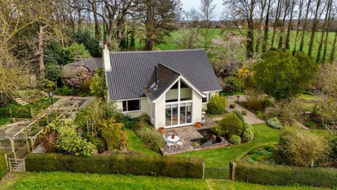 3 bed property, in Aldborough, £765,000