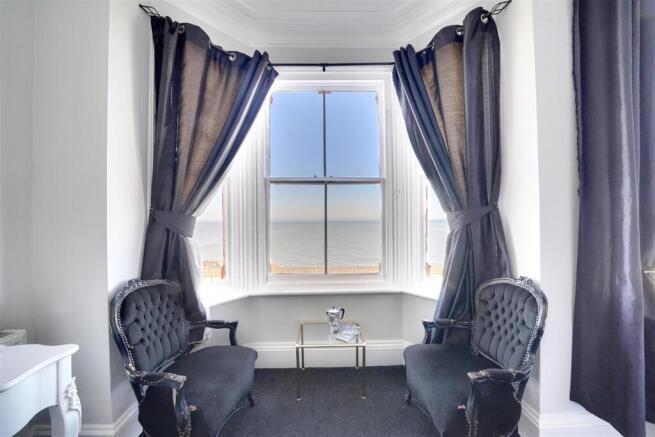 5 bed property, in Marine Parade, £300,000