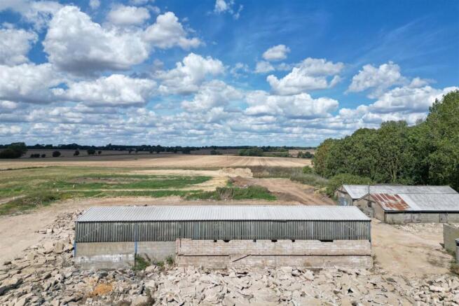 Land, in Burntoak Lane, £125,000
