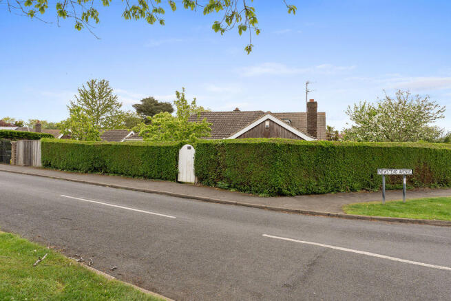 3 bed property, in Newstead Avenue, £215,000