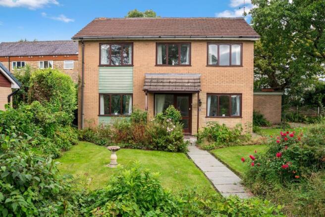 4 bed property, in Tor Avenue, £550,000