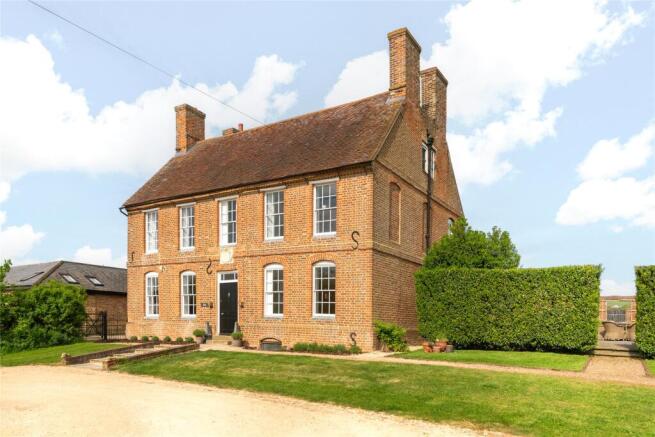 4 bed property, in Dry Leys Farm, £1,350,000