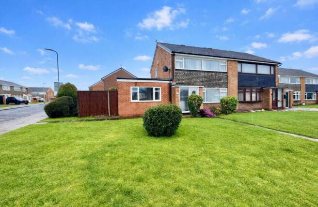 3 bed property, in Cawood Drive, £185,000