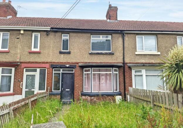 3 bed property, in 3 Croft Gardens, £5,000
