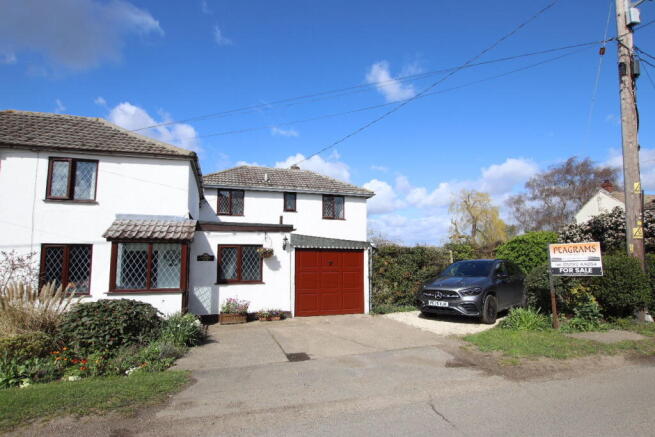 4 bed property, in Row Heath House, £350,000