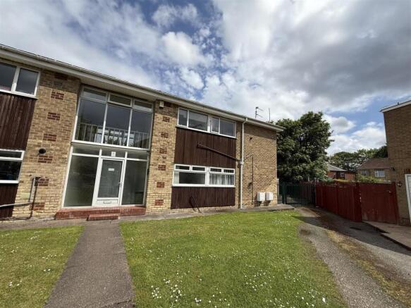 2 bed property, in Grangeside Avenue, £79,995