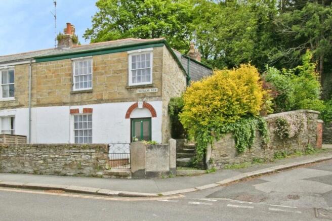 3 bed property, in Trafalgar Row, £300,000