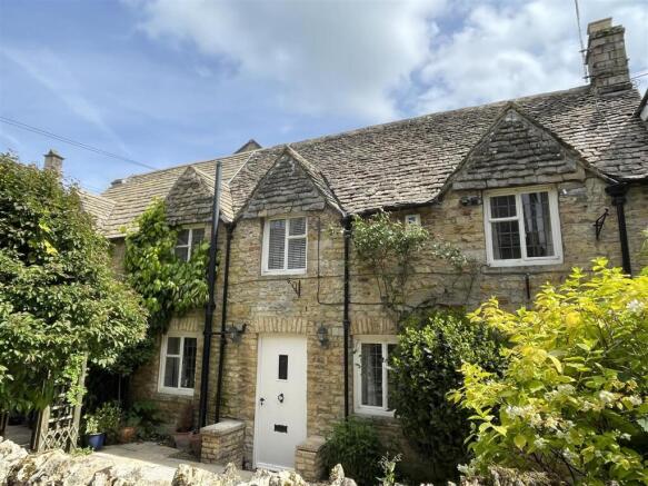3 bed property, in Victoria Street, £695,000