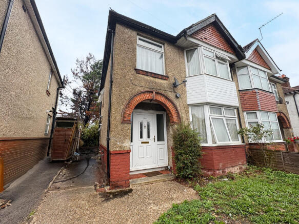 4 bed property, in Burgess Road, £285,000