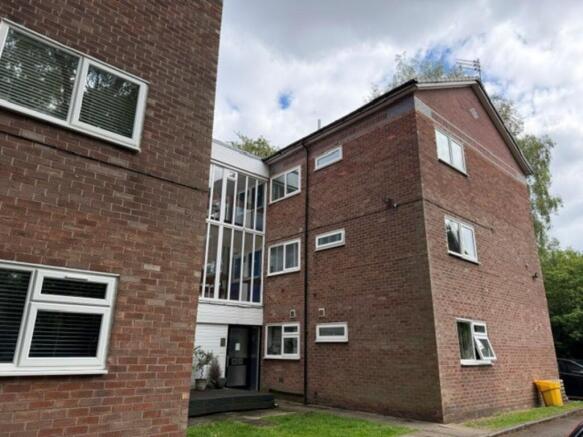 2 bed property, in 21F Lawngreen Avenue, £210,000