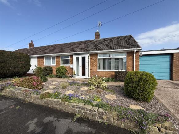 2 bed property, in Christophers Close, £250,000