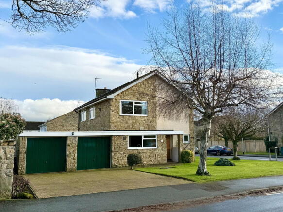 4 bed property, in Boston Spa, £625,000