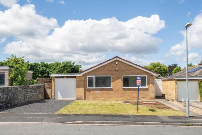 3 bed property, in Evenlode Way, £550,000