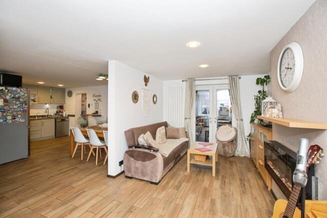 3 bed property, in Pope Lane, £190,000