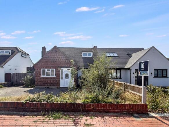 3 bed property, in Greenwood Road, £500,000