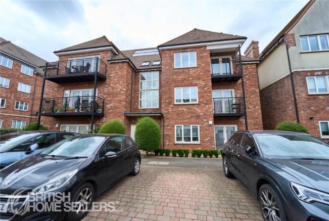 2 bed property, in Henry Darlot Drive, £425,000