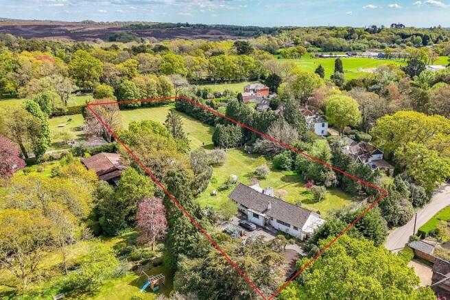 4 bed property, in Hangersley Hill, £1,100,000