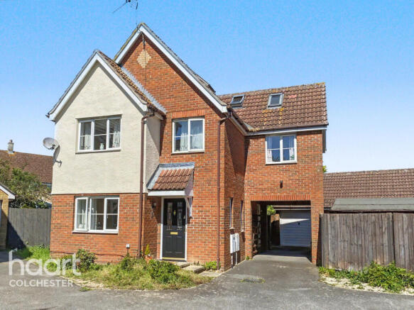4 bed property, in Purvis Way, £385,000