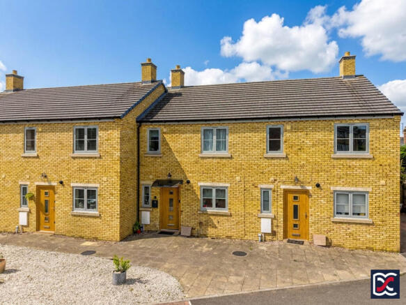 3 bed property, in Spencer Gardens, £295,000