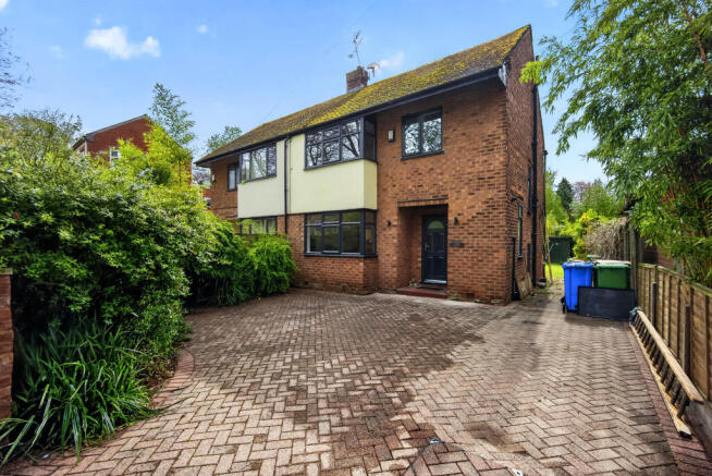 3 bed property, in Stanley Road, £425,000