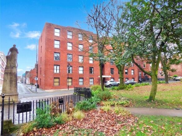 1 bed property, in Winckley House, £75,000