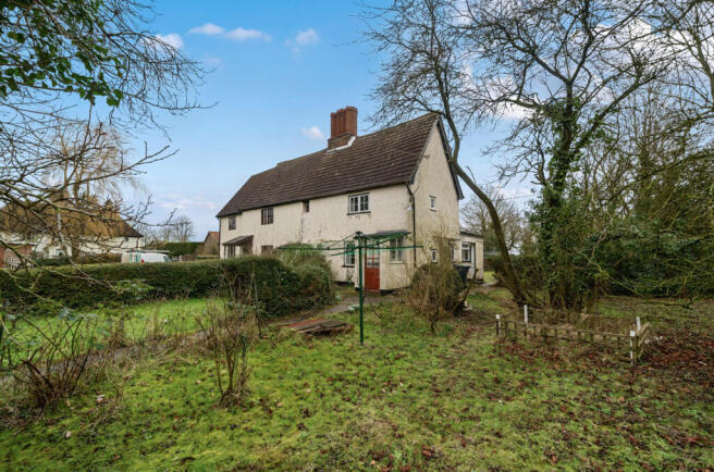 2 bed property, in Silver Street, £260,000