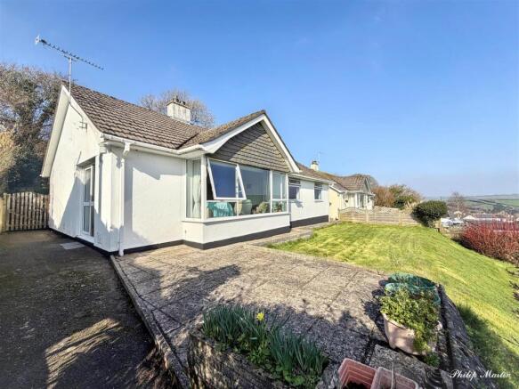 3 bed property, in Higher Polsue Way, £350,000