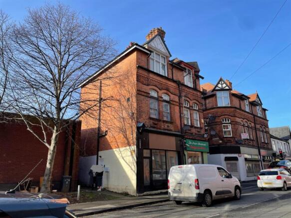 4 bed property, in Main Street, £340,000