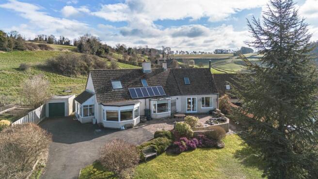 3 bed property, in Chapel Lane, £700,000