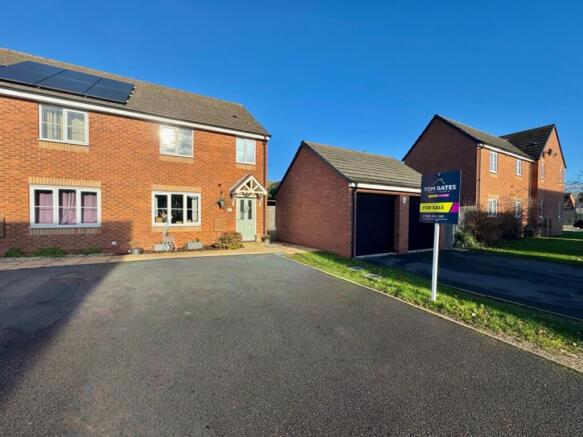 3 bed property, in Feather Lane, £240,000