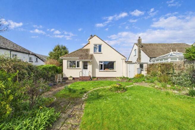 3 bed property, in Ocean View Road, £450,000
