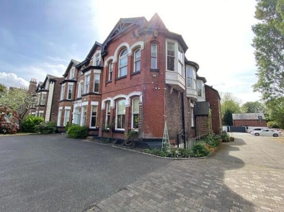 2 bed property, in Apartment 9, £125,000
