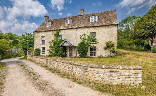 4 bed property, in Tickmorend House, £700,000
