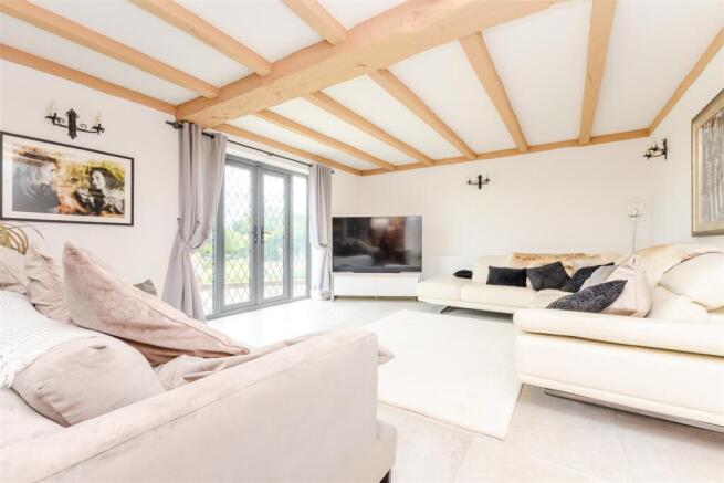 5 bed property, in Priestwood Road, £1,350,000