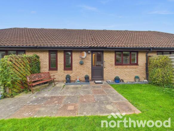 2 bed property, in Meridian Court, £175,000