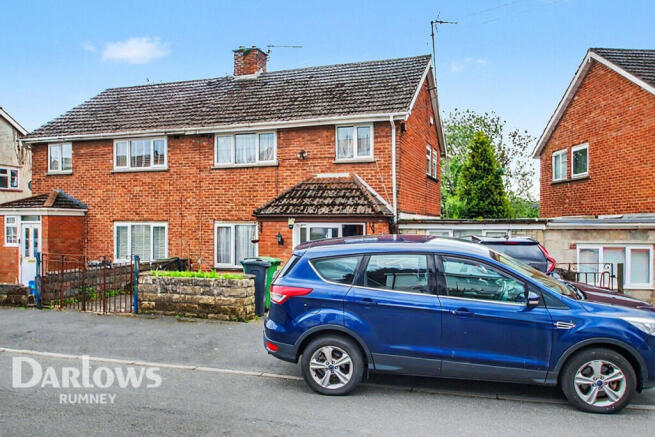 3 bed property, in Penrhos Crescent, £195,000