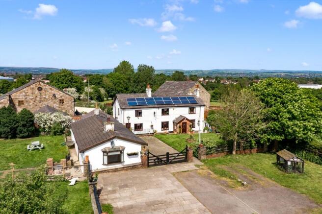 8 bed property, in Slack Fold Lane, £975,000