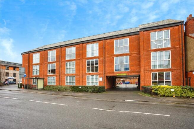 1 bed property, in Nottingham Road, £90,000