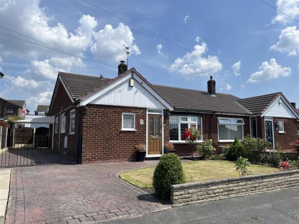 2 bed property, in Welch Road, £325,000