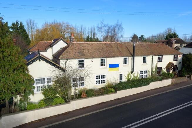 5 bed property, in The Old Endeavour, £600,000