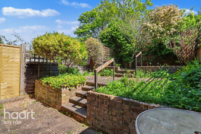 3 bed property, in Cookes Lane, £575,000
