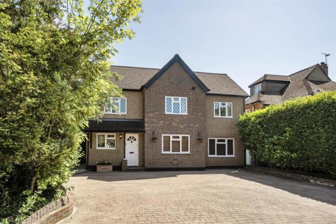5 bed property, in Fir Tree Road, £1,000,000
