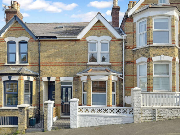 3 bed property, in Gordon Road, £280,000