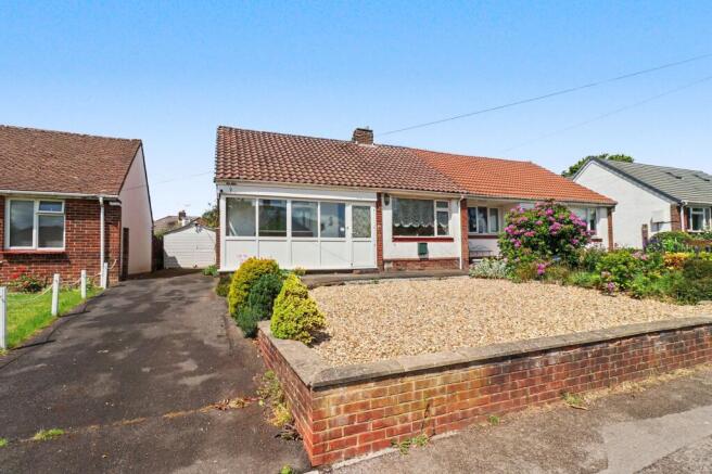 2 bed property, in Sandy Lane, £350,000