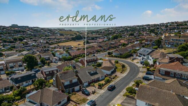 5 bed property, in Winton Avenue, £500,000