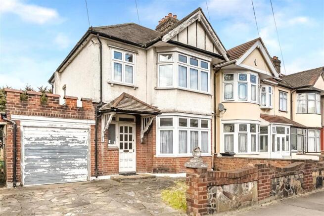 3 bed property, in Royston Gardens, £725,000