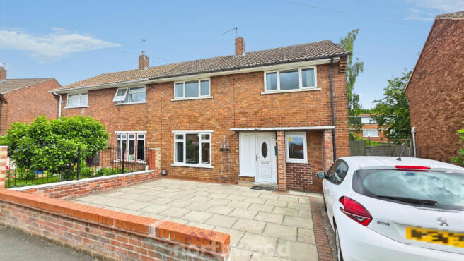 3 bed property, in Atholl Crescent, £160,000