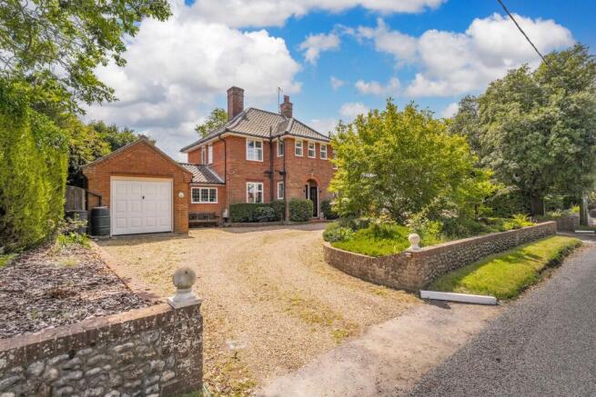 4 bed property, in Water Lane, £675,000