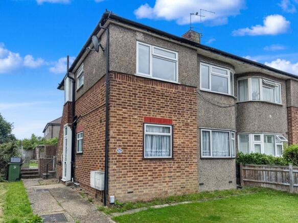 2 bed property, in Kenilworth Road, £325,000