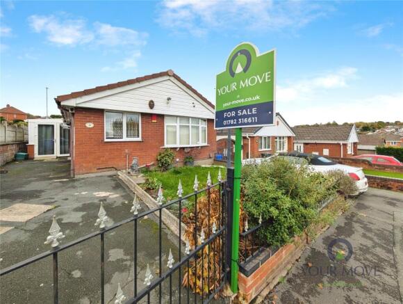 3 bed property, in Pendine Grove, £140,000